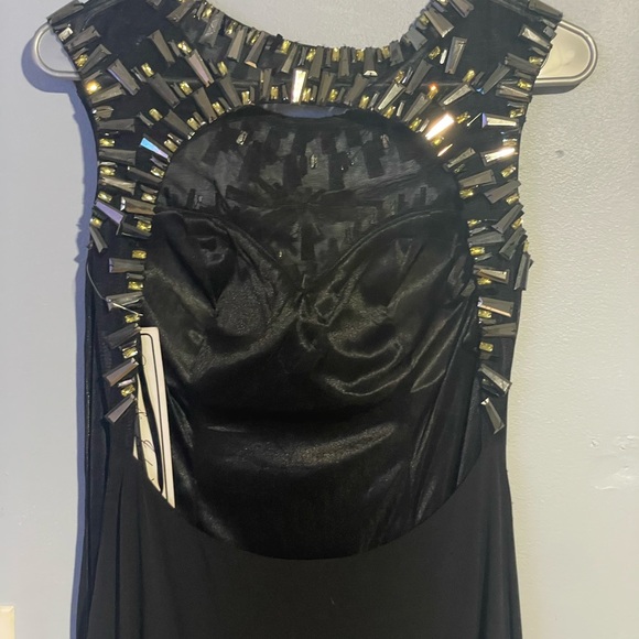 Dave and Johnny evening gown. Size 7/8
Never worn - Picture 4 of 5